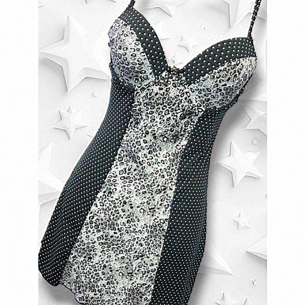 NIGHTIE‎